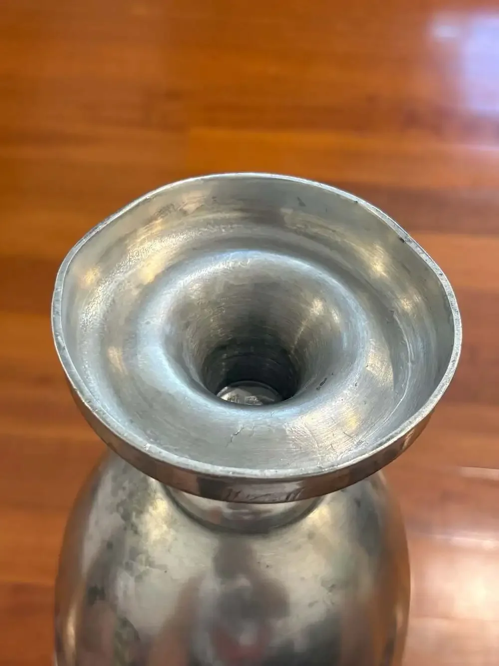 Unknown vintage finistain